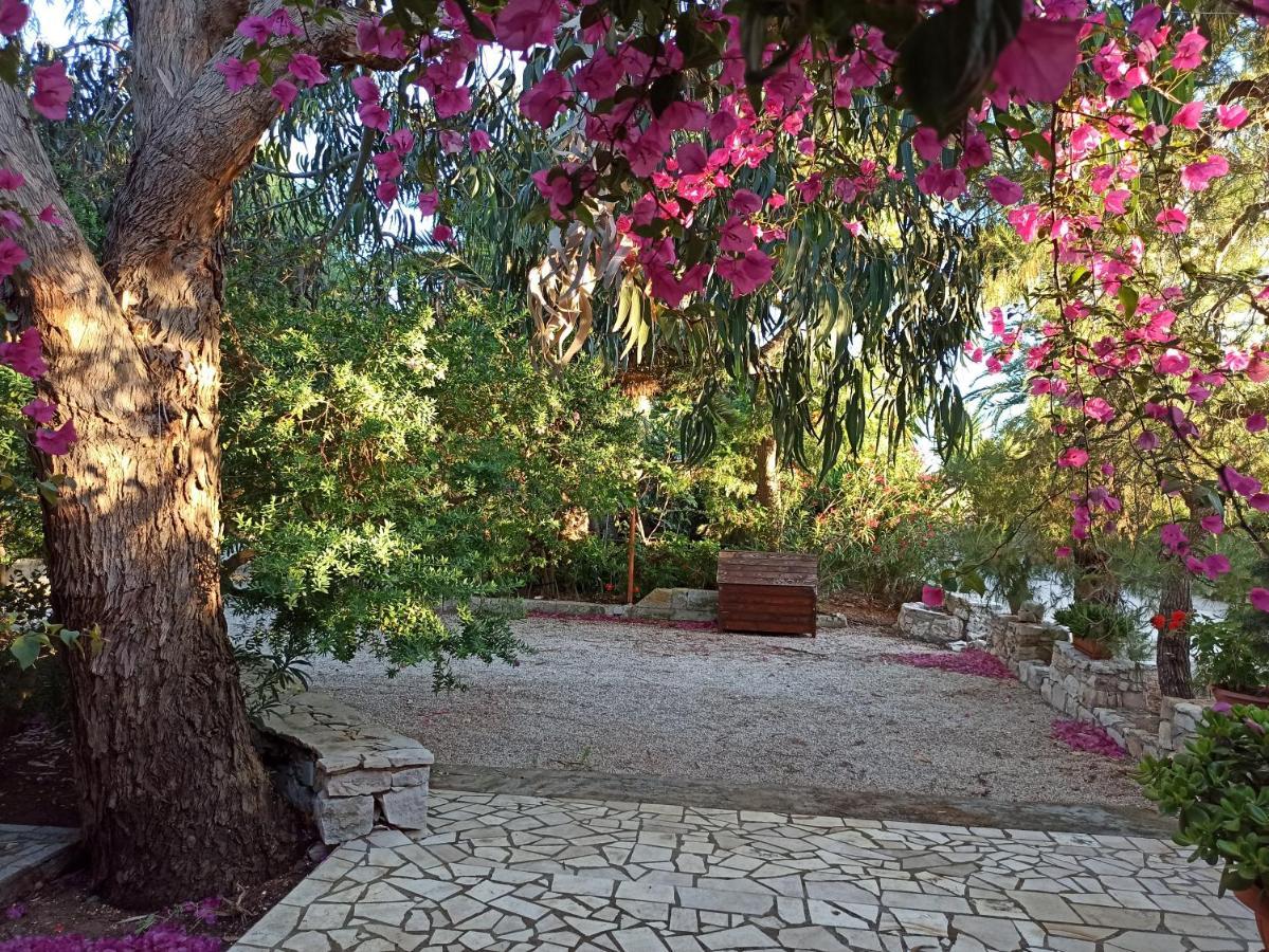 Villa Beatrice Serranova Exterior foto